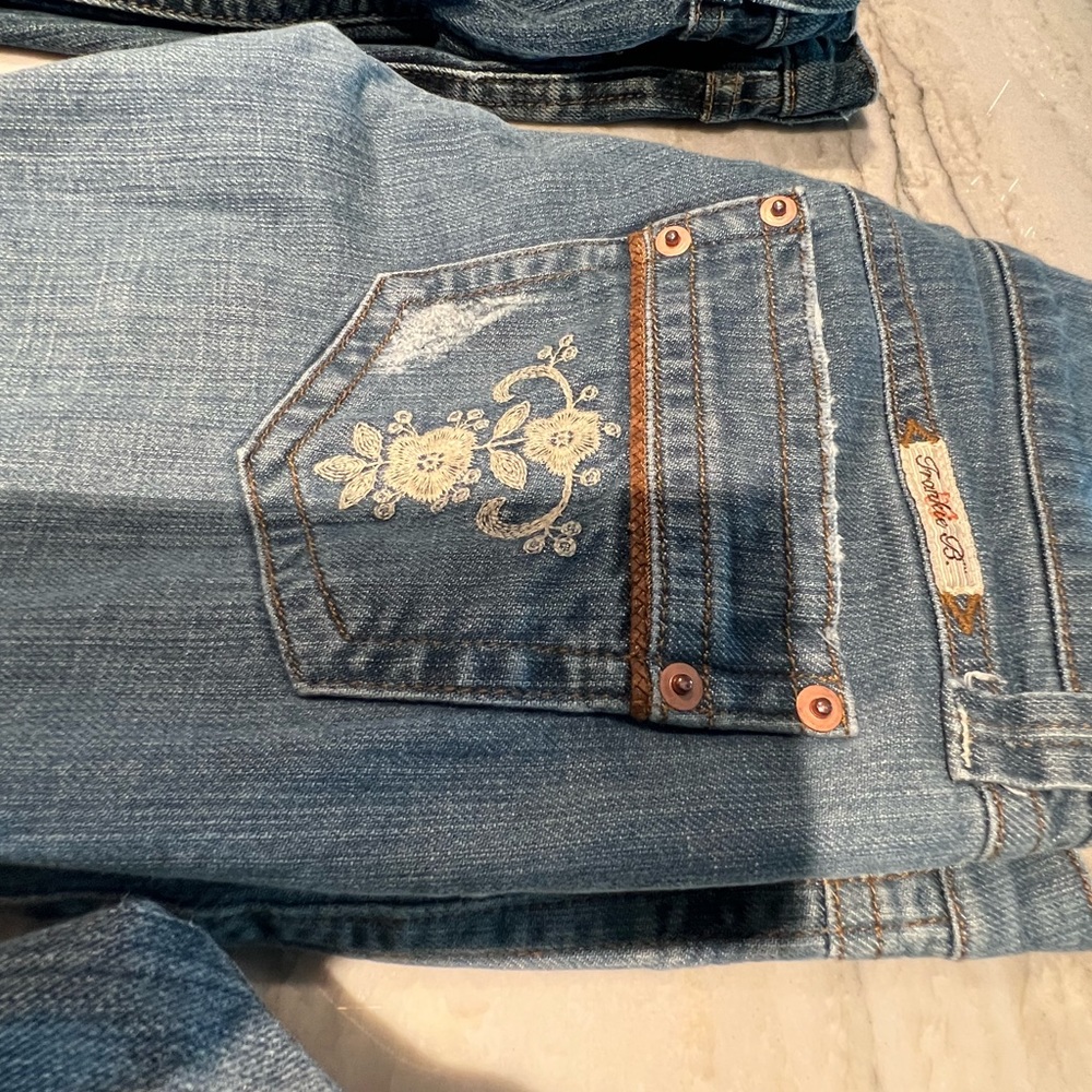 Selling Frankie B Jeans. Size 2. Bell bottom.